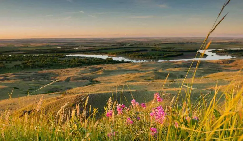 Milk River 2 Visit Montana Dot Com 1024x597, Western Ranch Brokers The Milk River in Montana at sunset